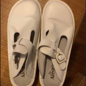 Alegría leather shoes